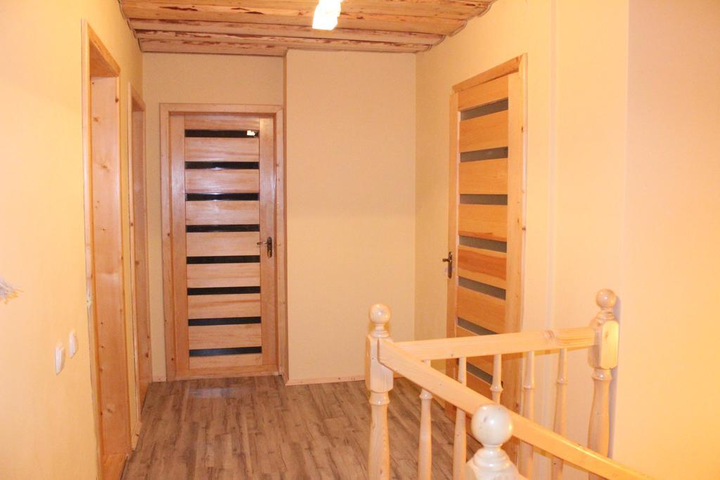 Guest House Mandrivnyi Rooms&Apartments Yasinya Εξωτερικό φωτογραφία